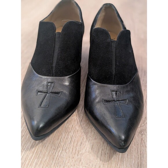 John Fluevog Shoes - Great condition!  JOHN FLUEVOG Black Hayley - Size 9- Women’s Shoes